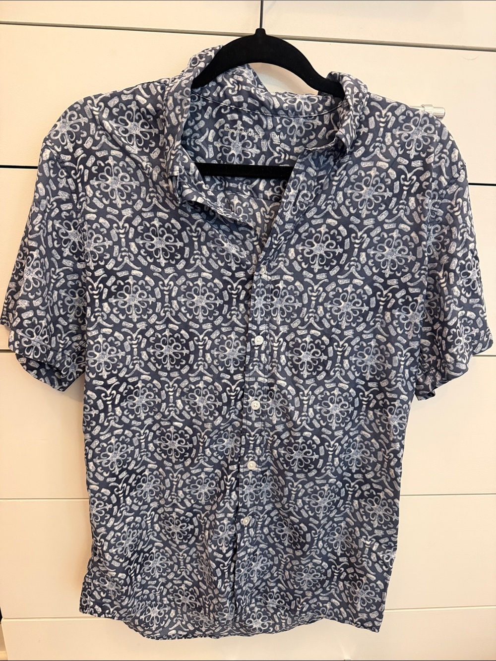 Abercrombie & Fitch Blue and White Short-Sleeve Button-Down Shirt